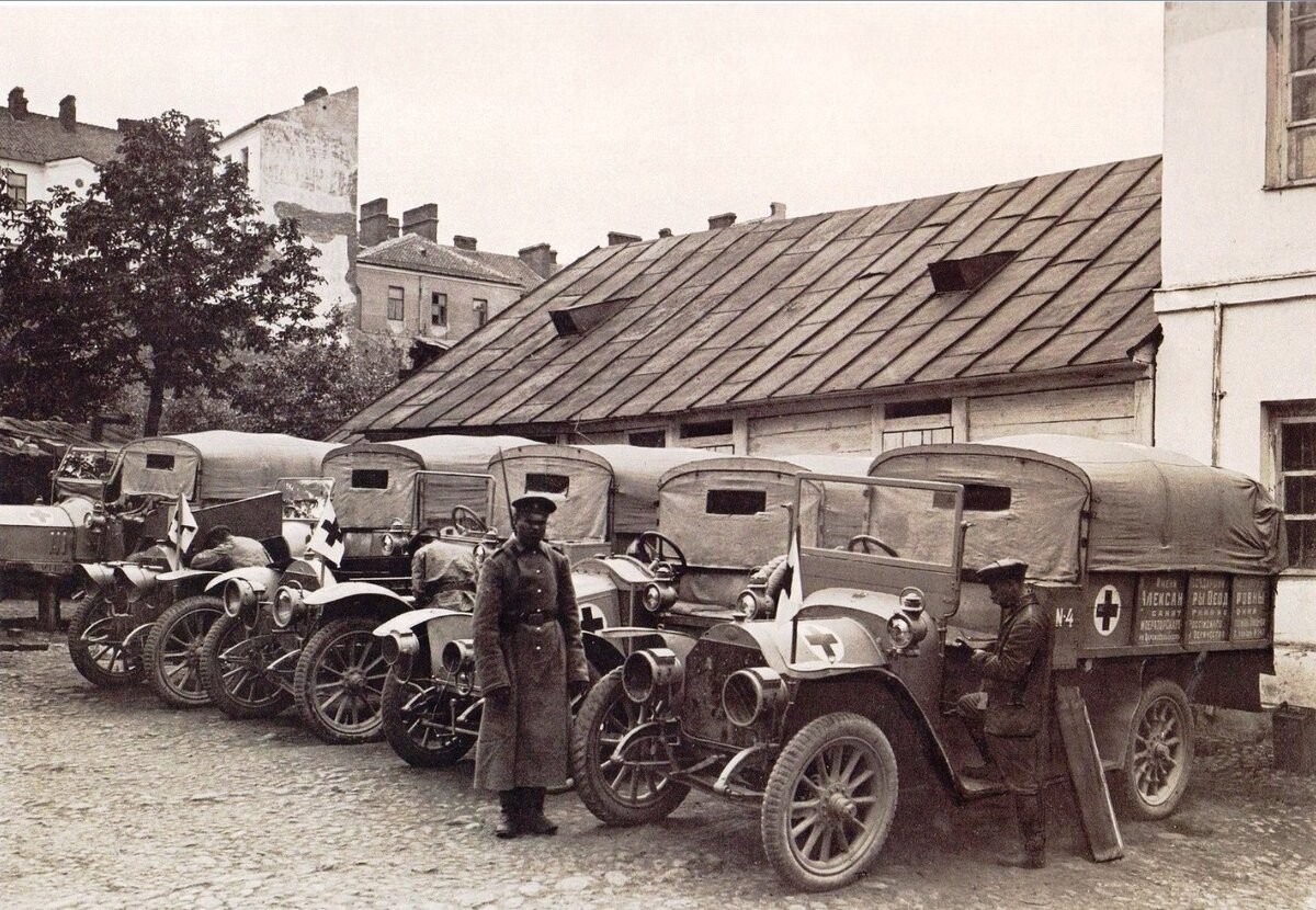 Автомобили в период Первой мировой войны: роль на фронте и на тылу